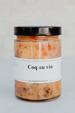 Lade das Bild in den Galerie-Viewer, Coq au vin mit Gemüse
